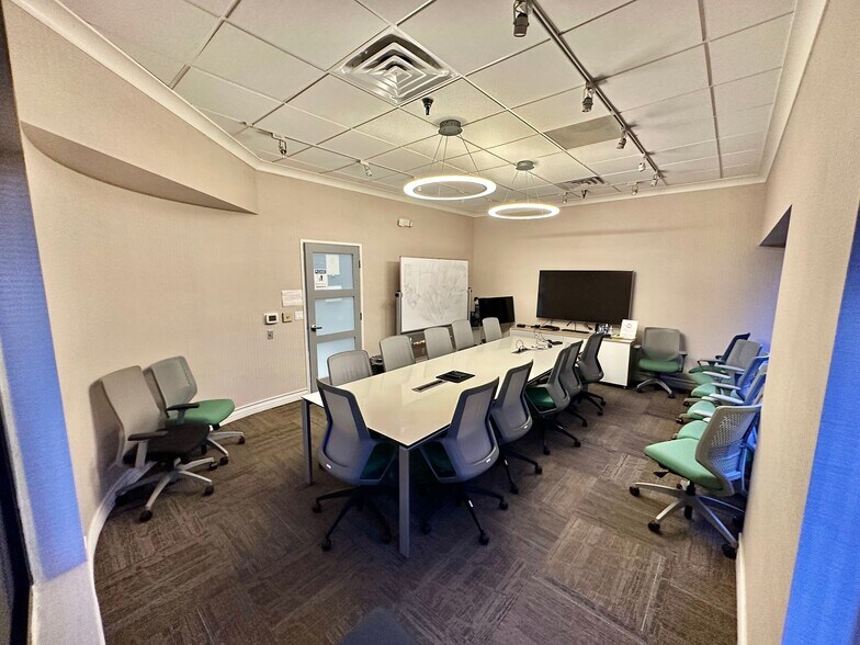 More Photos Of 185 W Chestnut Ave, Monrovia Office For Sale