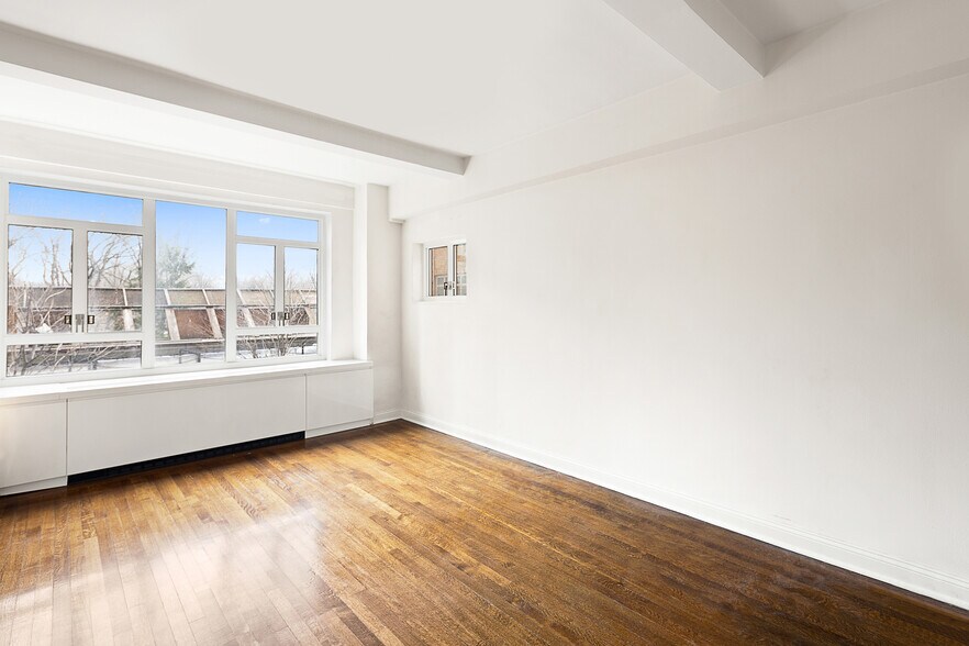 More Photos Of 240 Central Park S, New York Apartments For Lease