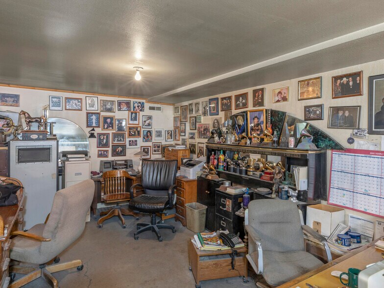 More Photos Of 609 Clinton St, Ridgway Apartments For Sale