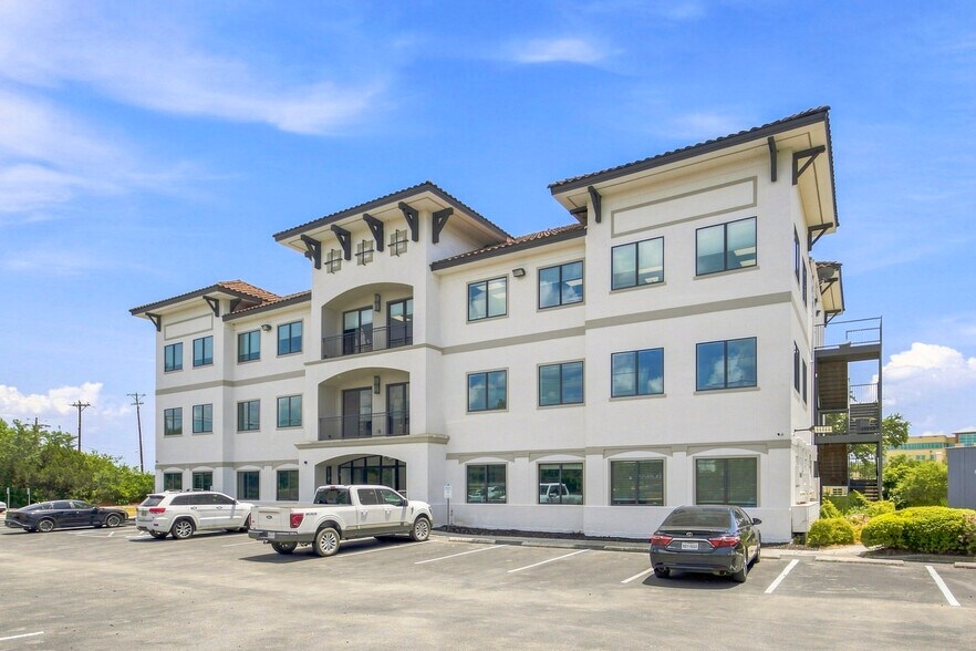 More Photos Of 2511 N Loop 1604, San Antonio Office Residential For Lease