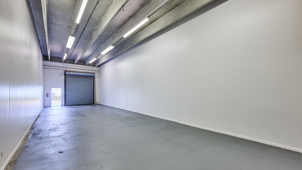 More Photos Of 7231 W Southern Blvd, West Palm Beach Warehouse For Sale
