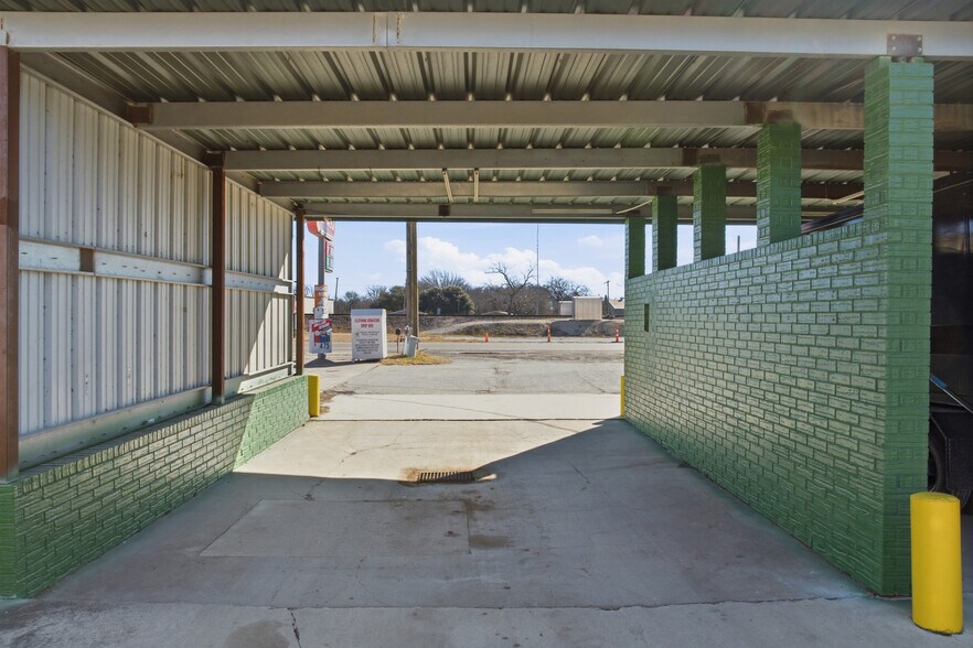 More Photos Of 703 Avenue E, Moody Specialty For Sale