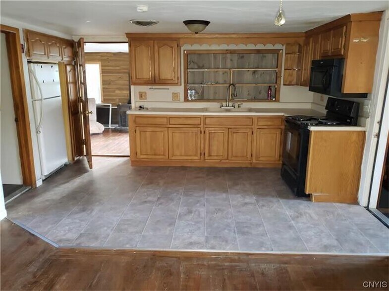 More Photos Of 745-747 Erie Blvd W, Rome Storefront Retail Residential For Sale