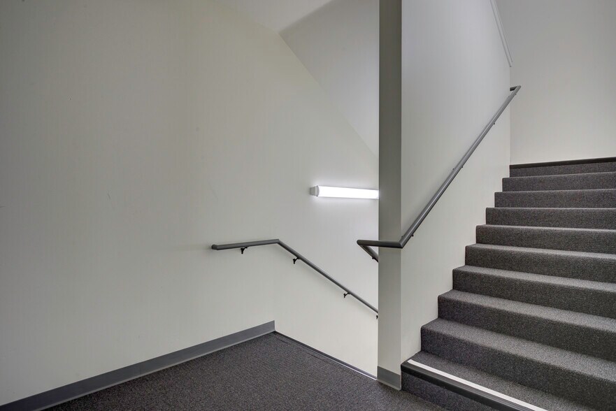 More Photos Of 155 E Clark Ave, Orcutt Office For Sale