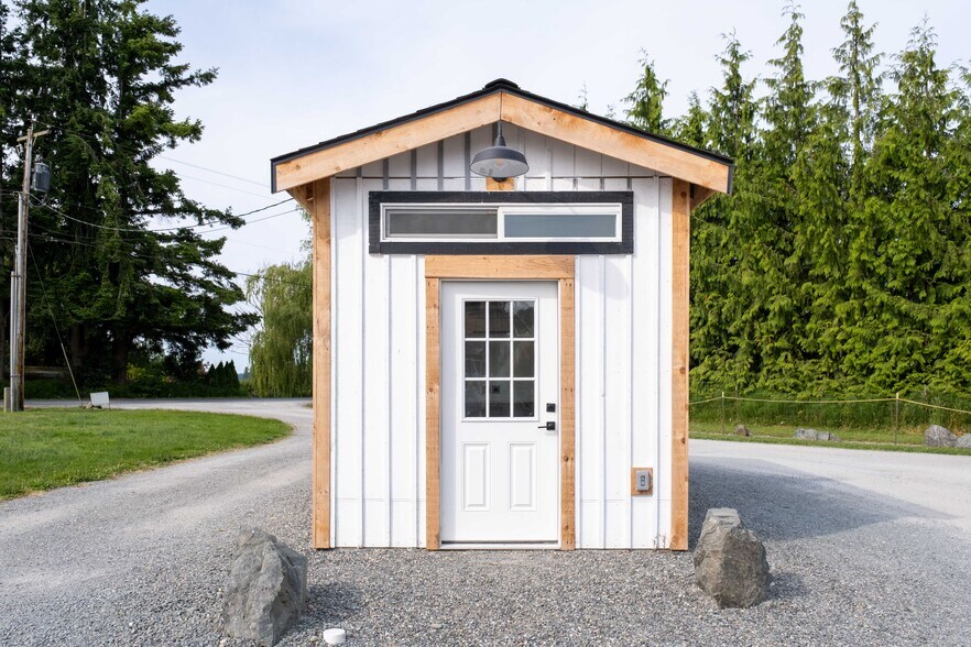 More Photos Of 14969 W Bow Hill Rd, Bow Bar For Sale