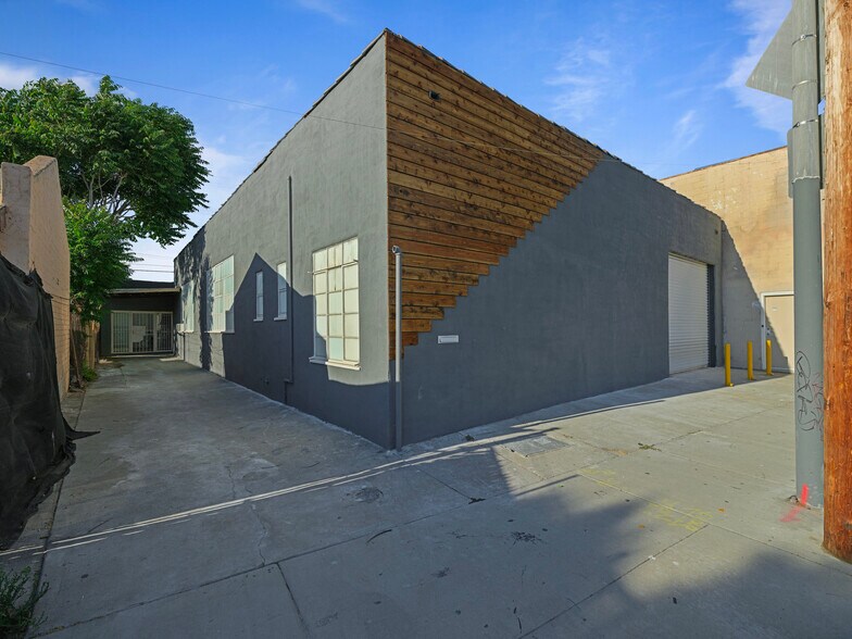 More Photos Of 2215 Randolph St, Huntington Park Manufacturing For Sale