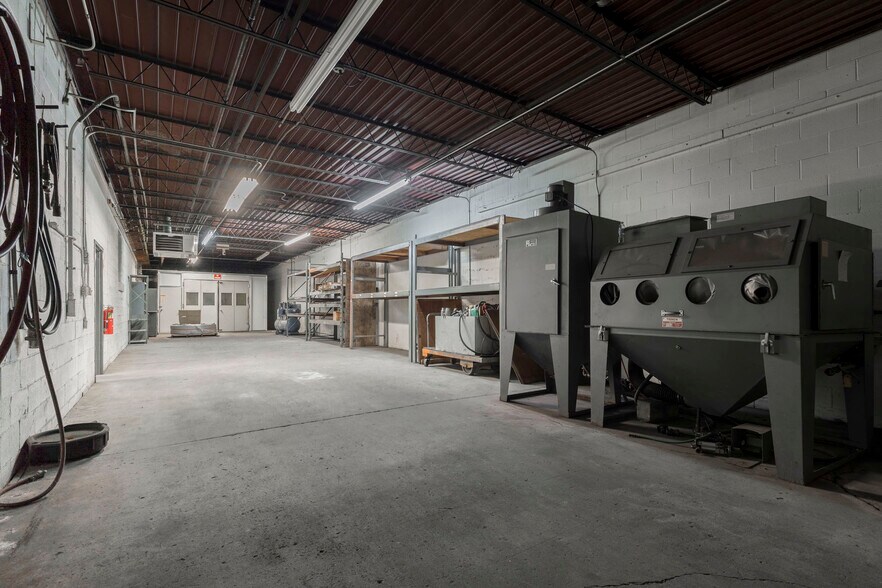 More Photos Of 1311 Bernheim Ln, Louisville Industrial For Sale