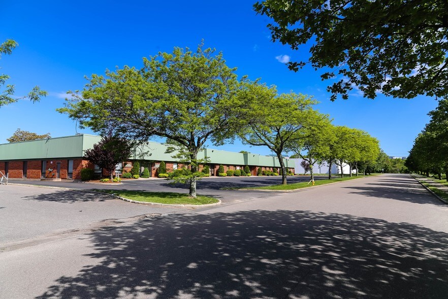 More Photos Of 60-90 Bridge Rd, Islandia Warehouse For Lease