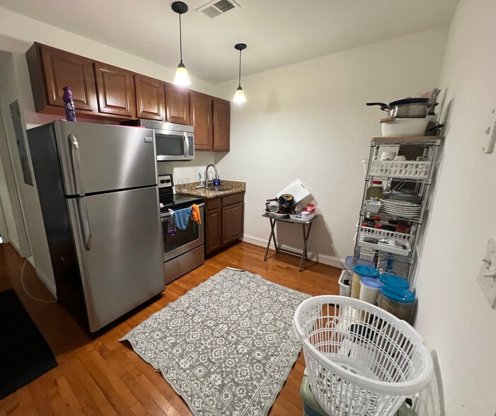 More Photos Of 1924 Benning Rd NE, Washington Office Residential For Sale