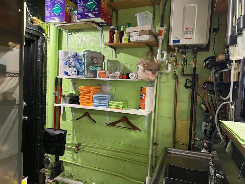 More Photos Of 137 7th Ave, Huntington Skating Rink For Sale