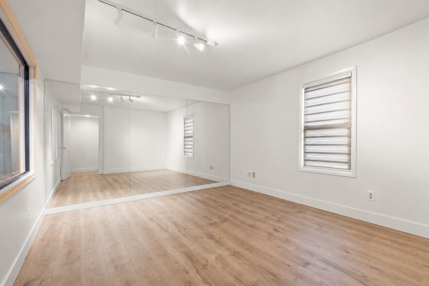 More Photos Of 1618 Parker Ave, Fort Lee Freestanding For Lease
