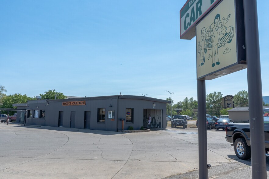 More Photos Of 1201 Cedar St, Helena Carwash For Sale