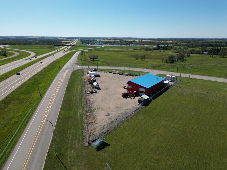 More Photos Of 3208 52 Av, Innisfail Warehouse For Sale