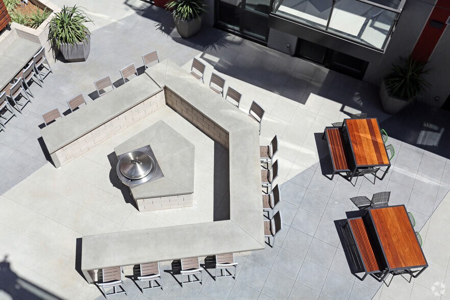 More Photos Of 1501 Island Ave, San Diego Apartments For Lease