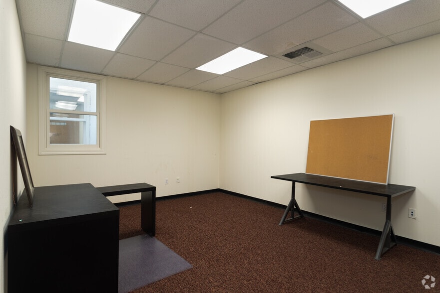 More Photos Of 920 J St, Sacramento Office For Sale