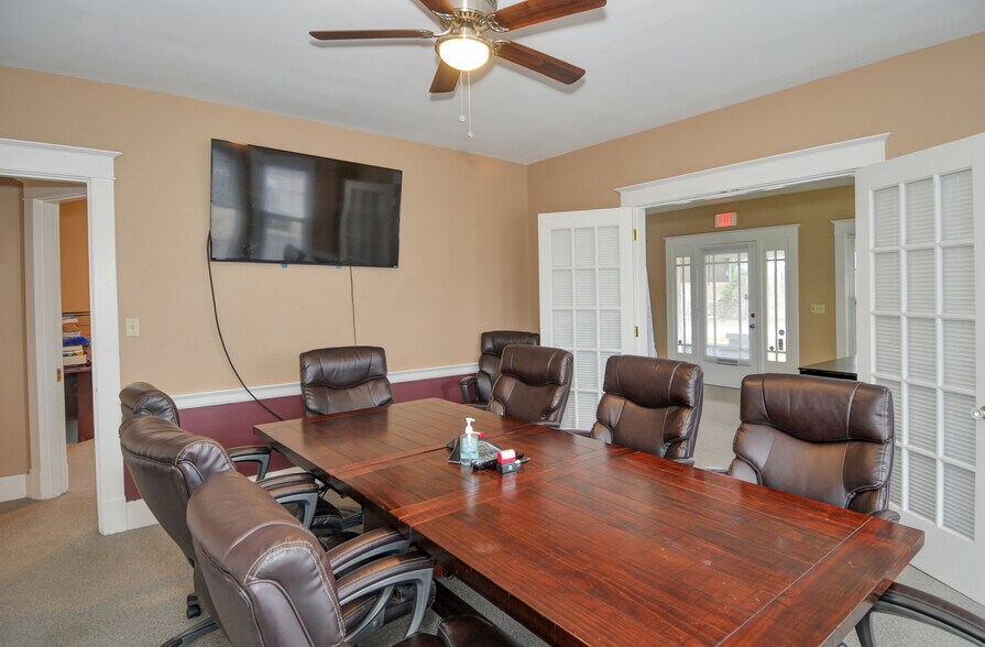 More Photos Of 5809 Bardstown Rd, Louisville Office Residential For Lease