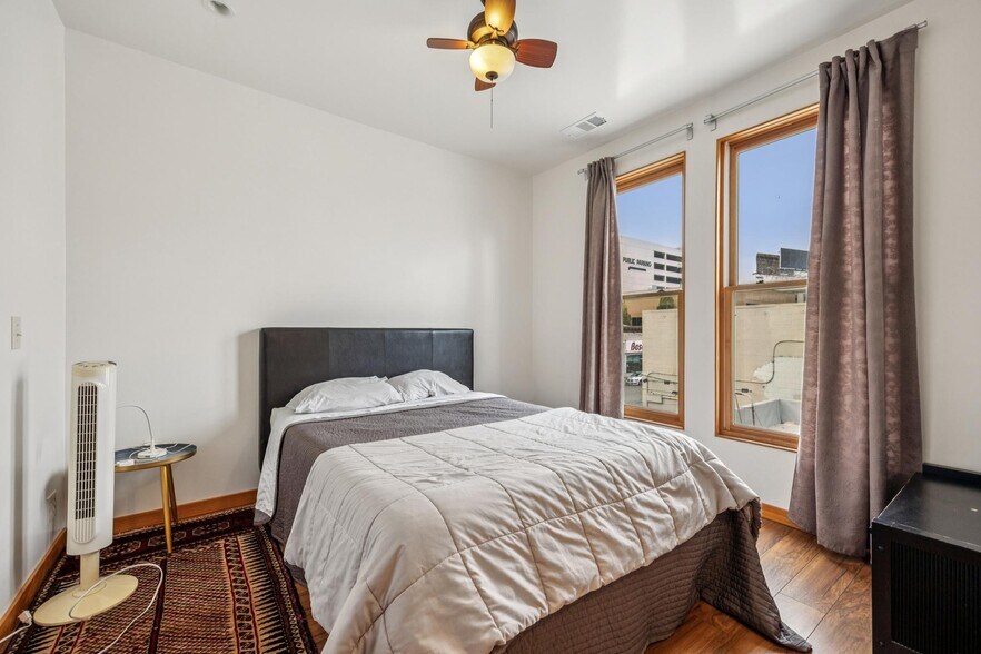 More Photos Of 356-360 24th St, Oakland Flex For Sale
