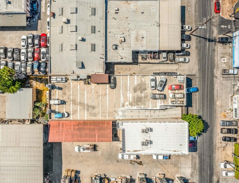 More Photos Of 7028 Canby Ave, Reseda Auto Repair For Sale