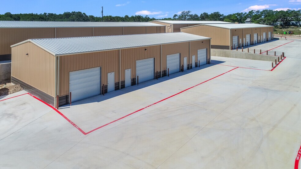 More Photos Of 38 Rust Ln, Boerne Warehouse For Lease