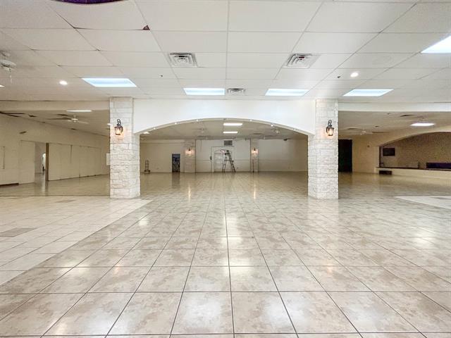 More Photos Of 819 Los Presidentes Ave, Laredo Storefront Retail Office For Sale