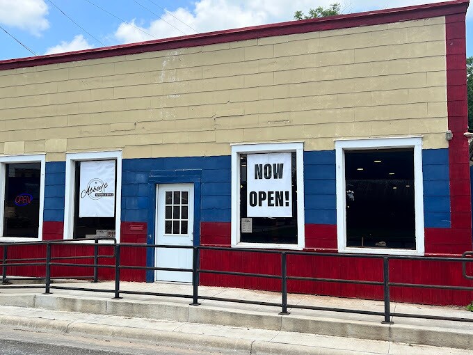 More Photos Of 205 NE Loop 230, Smithville Warehouse For Lease