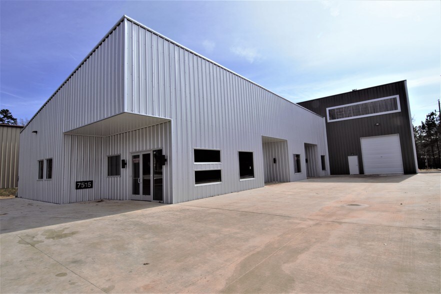 More Photos Of 7515 Oak Bluff Dr, Magnolia Office For Lease