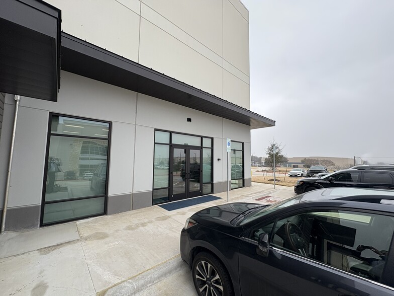 More Photos Of 15250 Frye Rd, Fort Worth Industrial For Sale