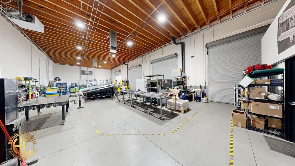 More Photos Of 295 Sunpac Ave, Henderson Warehouse For Sale