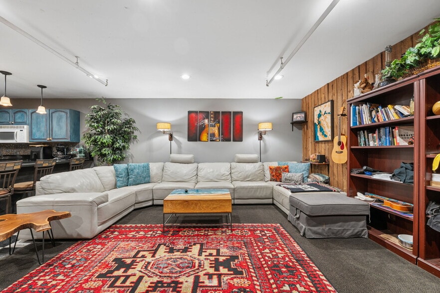 More Photos Of 825-829 27th Ave, Oakland Manufacturing For Sale