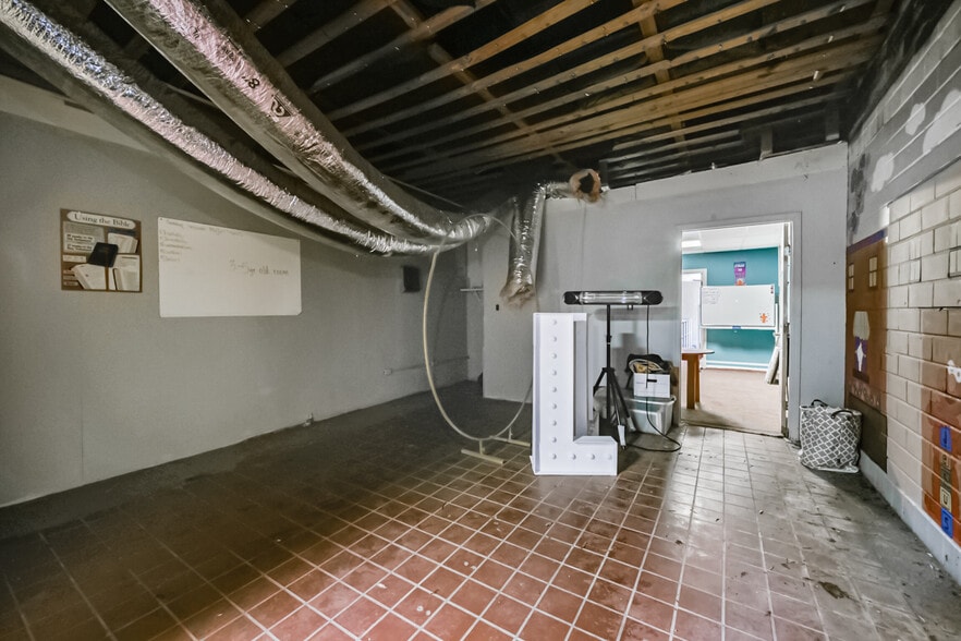 More Photos Of 130 S 4th St, La Porte General Retail For Sale