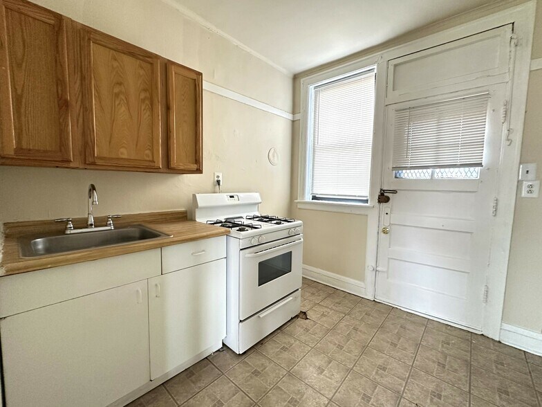 More Photos Of 736 E 81st St, Chicago Apartments For Sale