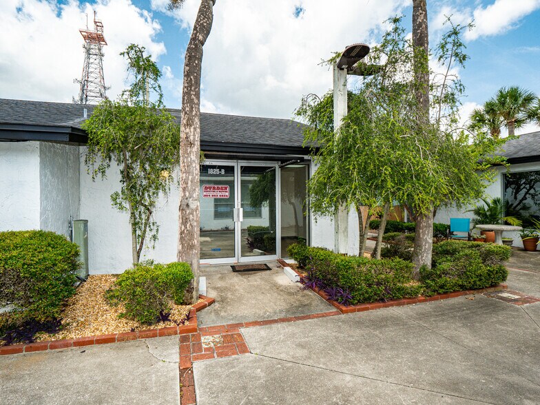 More Photos Of 1817-1835 N 3rd St, Jacksonville Beach Office For Lease