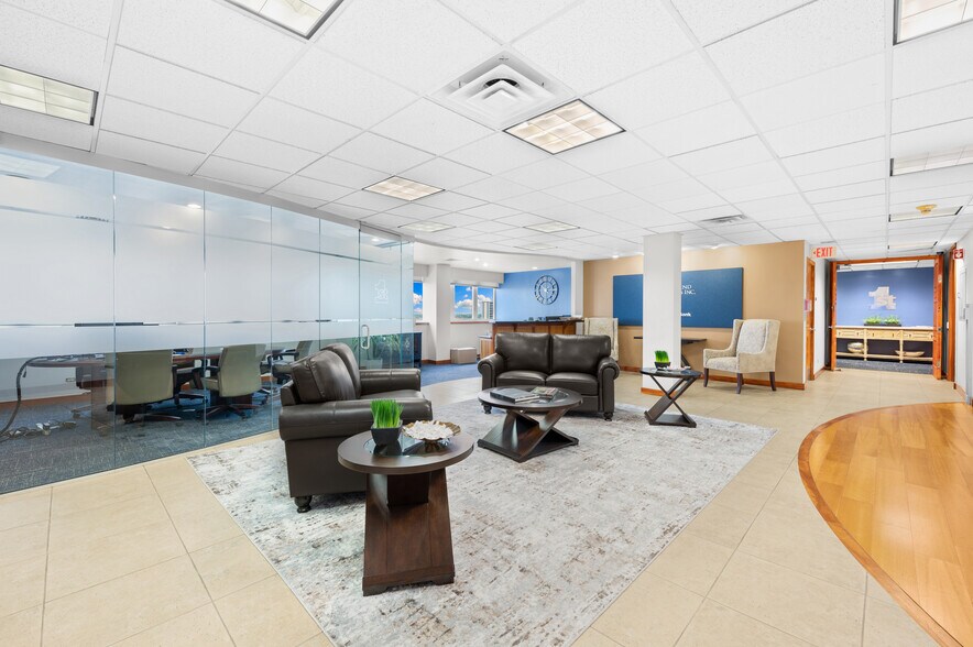 More Photos Of 500 N Water St, Corpus Christi Office For Lease