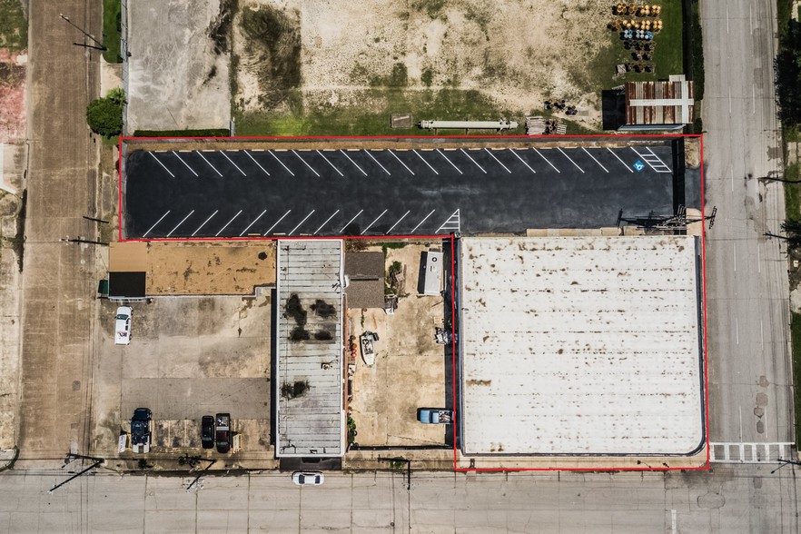 More Photos Of 213 Shaw Ave, Pasadena Industrial For Lease