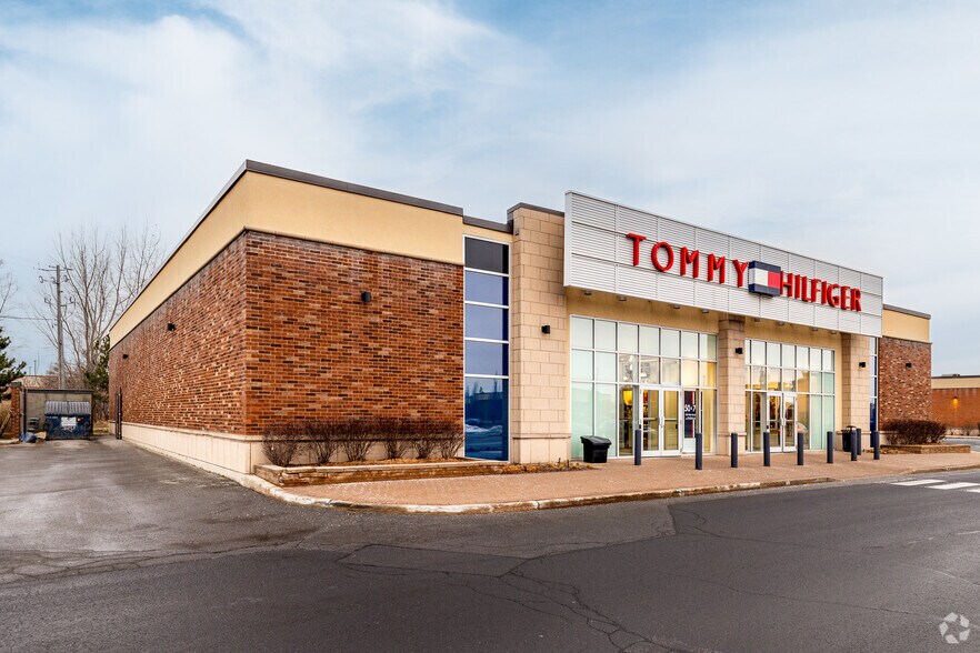 More Photos Of 582 Ch de Touraine, Boucherville Unknown For Lease