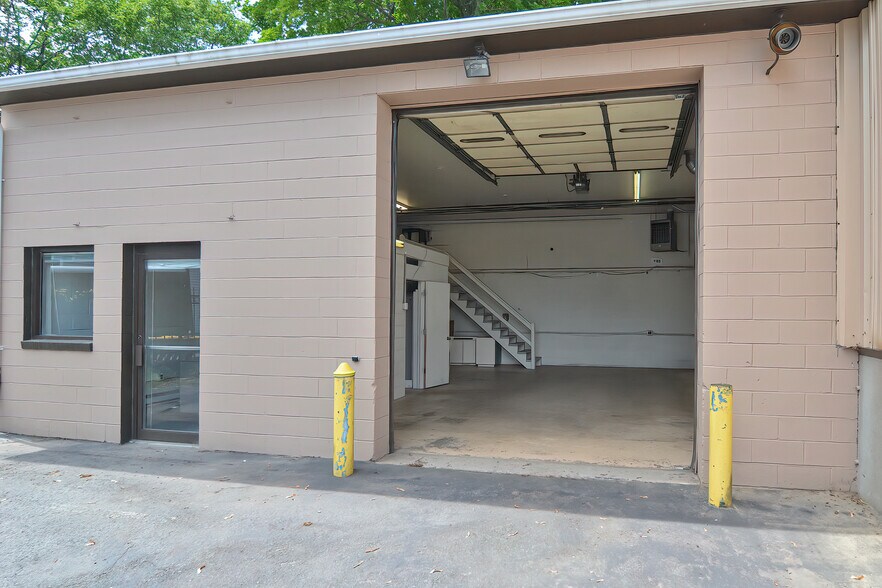 More Photos Of 12 Washburn St, Worcester Warehouse For Sale