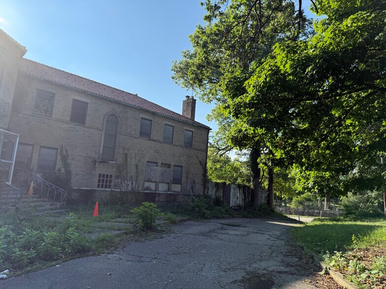 More Photos Of 3500 Montgomery Rd, Cincinnati Religious Facility For Sale