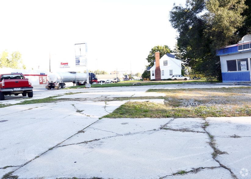 More Photos Of 892-896 N County Line St, Fostoria Land For Sale