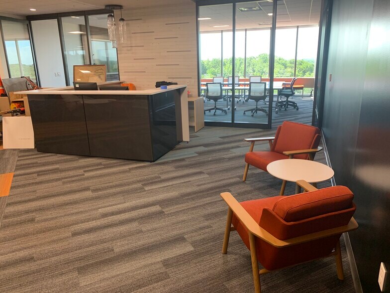 More Photos Of 2211 Congress St, Portland Office For Lease