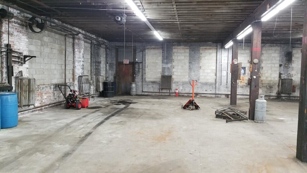 More Photos Of 45 Van Sinderen Ave, Brooklyn Light Manufacturing For Lease