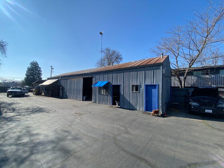 Primary Photo Of 5928-5930 Stanley Ave, Carmichael Warehouse For Lease