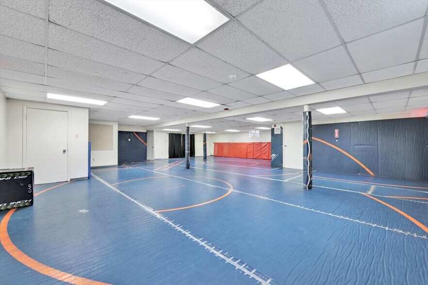 More Photos Of 780 Claremont Ave, Tamaqua Office For Sale