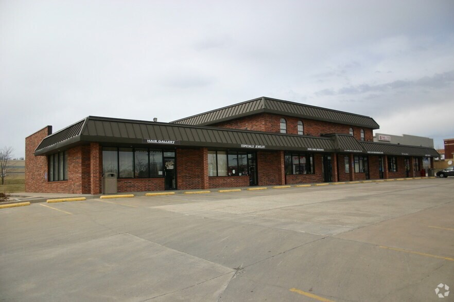 More Photos Of 2400 S Lee's Summit Rd, Independence Storefront Retail Office For Lease