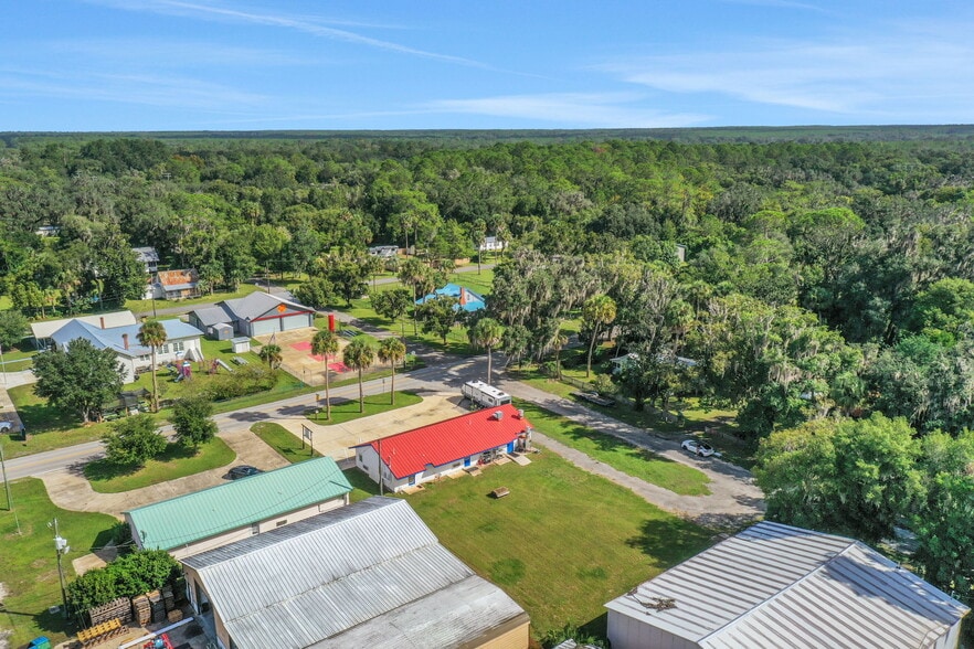 More Photos Of 413 Elm St, Welaka Freestanding For Sale