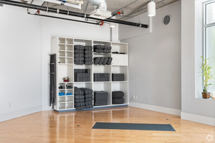 More Photos Of 5901-5921 Center Dr, Los Angeles Apartments For Lease