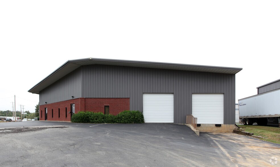 More Photos Of 4800 S Mendenhall Rd, Memphis Warehouse For Lease