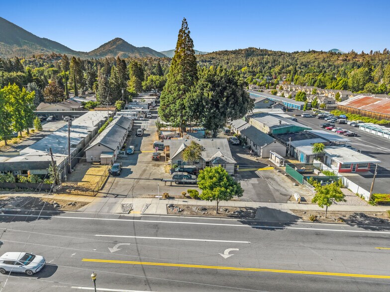 More Photos Of 1275 Rogue River Hwy, Grants Pass Manufactured Housing Mobile Home Park For Sale