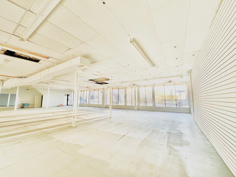 More Photos Of 2070-2074 Seneca St, Buffalo Storefront Retail Office For Lease