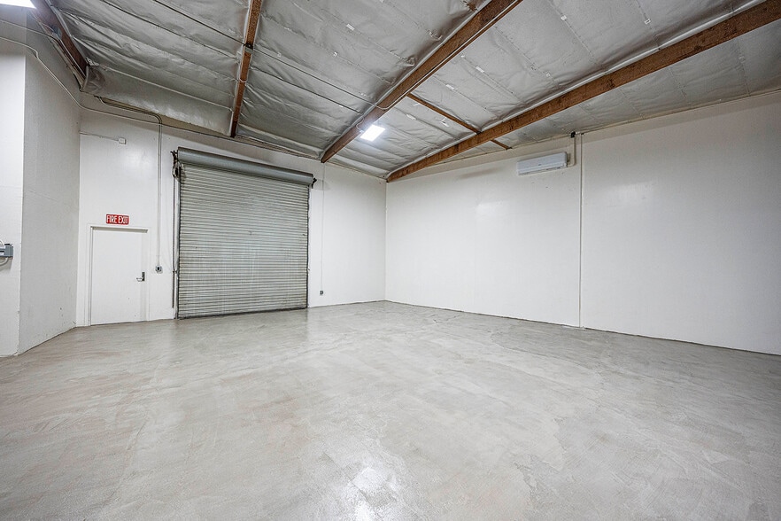 More Photos Of 550-590 E Arrow Hwy, San Dimas Warehouse For Lease