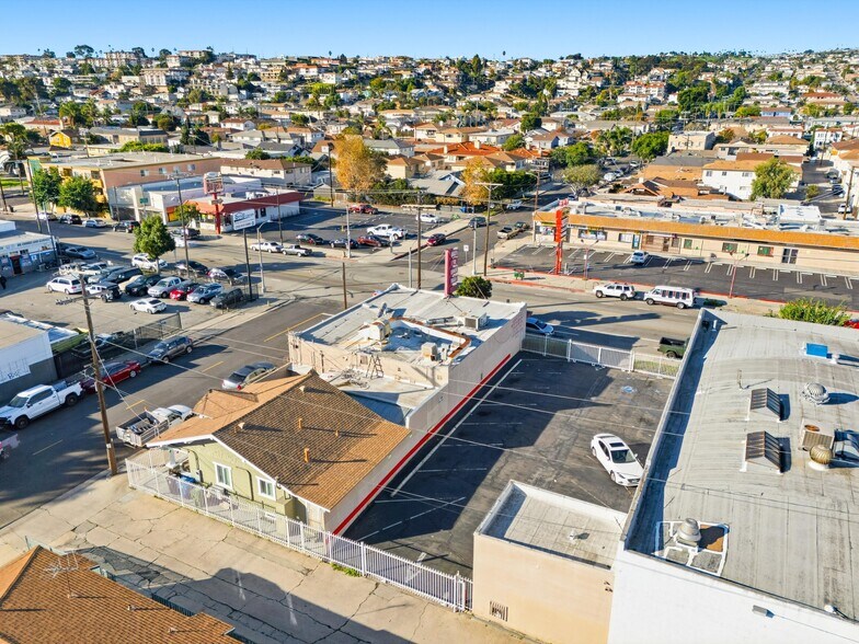 More Photos Of 486 W 20th St, San Pedro Storefront Retail Residential For Sale